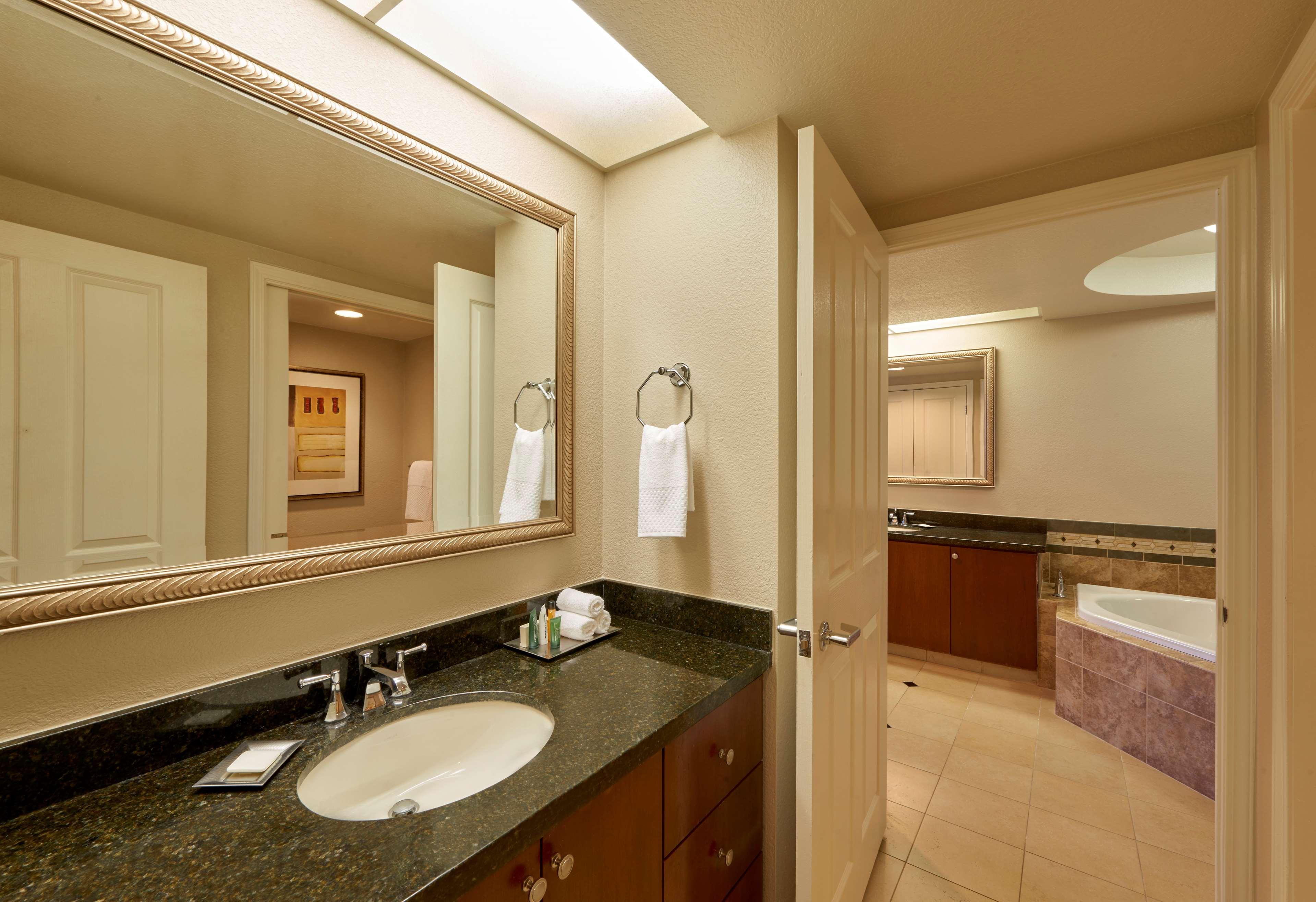 Hilton Grand Vacations Club Flamingo Лас-Вегас Экстерьер фото
