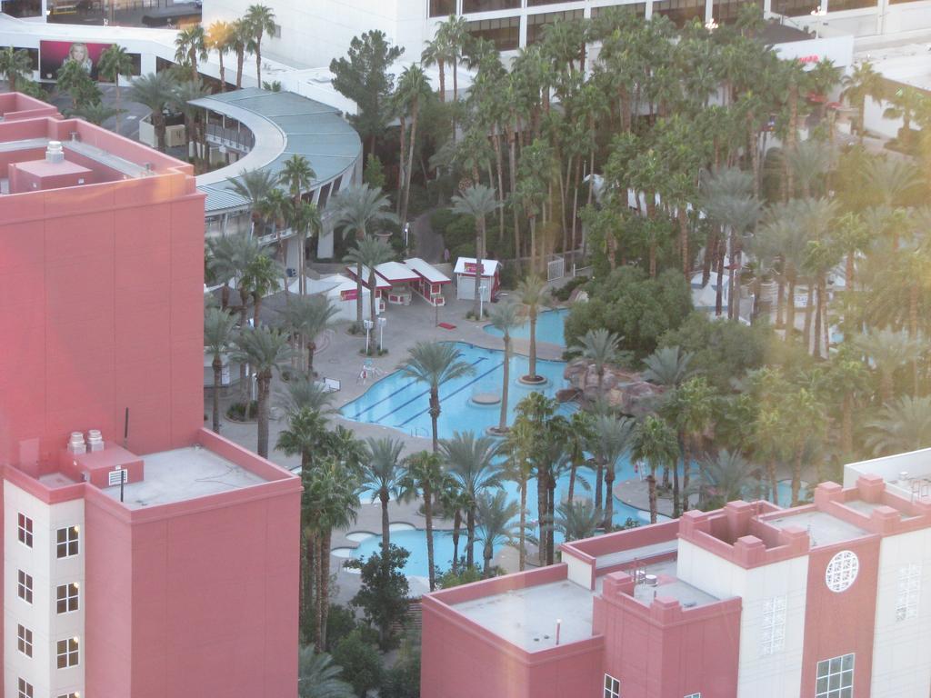 Hilton Grand Vacations Club Flamingo Лас-Вегас Экстерьер фото