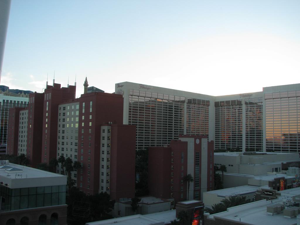 Hilton Grand Vacations Club Flamingo Лас-Вегас Экстерьер фото
